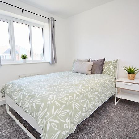 Cosy,Modern And Relaxing 3 Bedroom House With Parking แมนเชสเตอร์ ภายนอก รูปภาพ