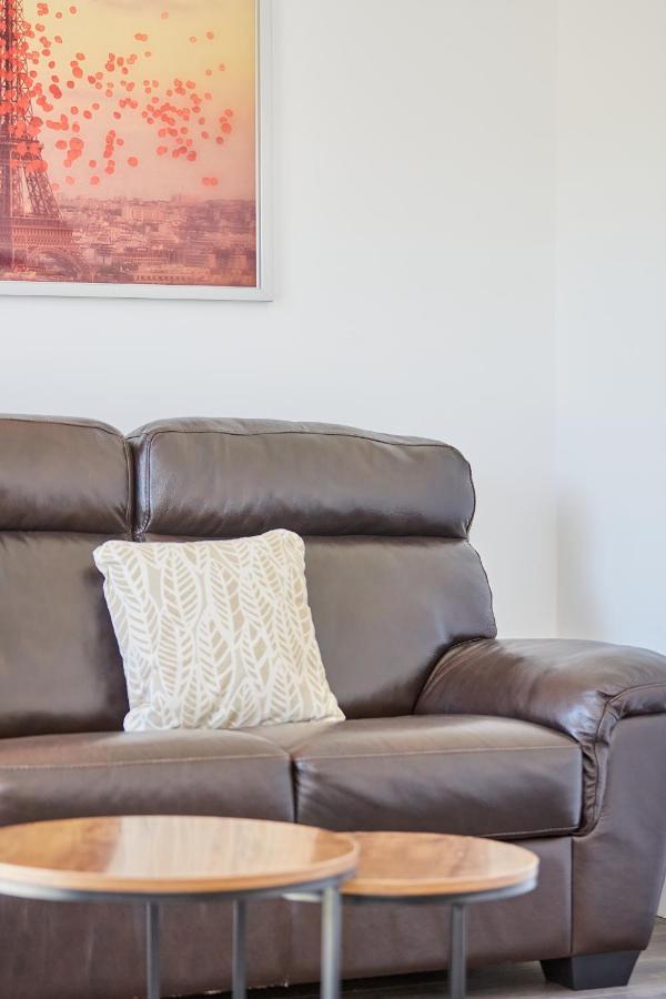 Cosy,Modern And Relaxing 3 Bedroom House With Parking แมนเชสเตอร์ ภายนอก รูปภาพ