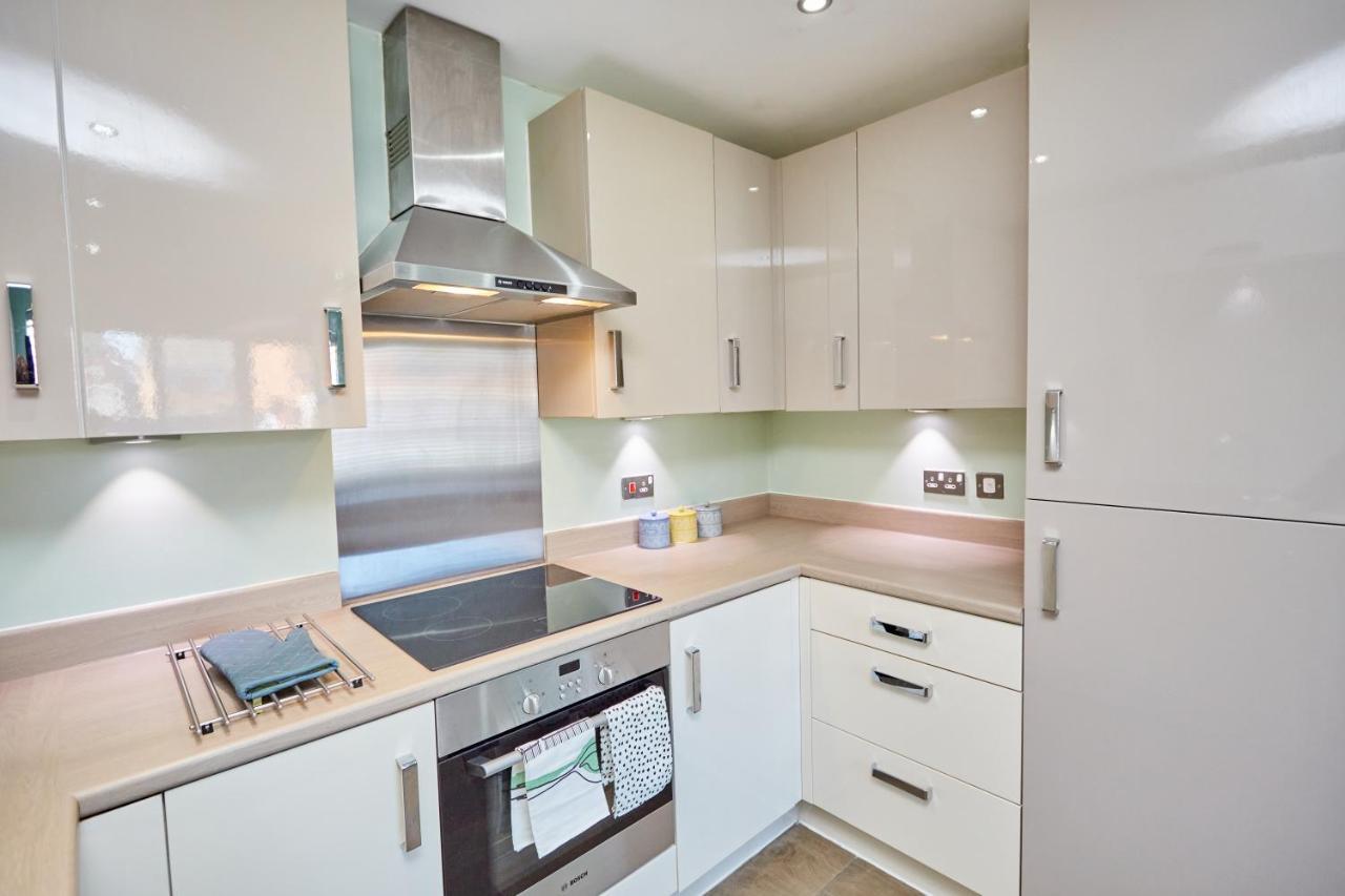 Cosy,Modern And Relaxing 3 Bedroom House With Parking แมนเชสเตอร์ ภายนอก รูปภาพ