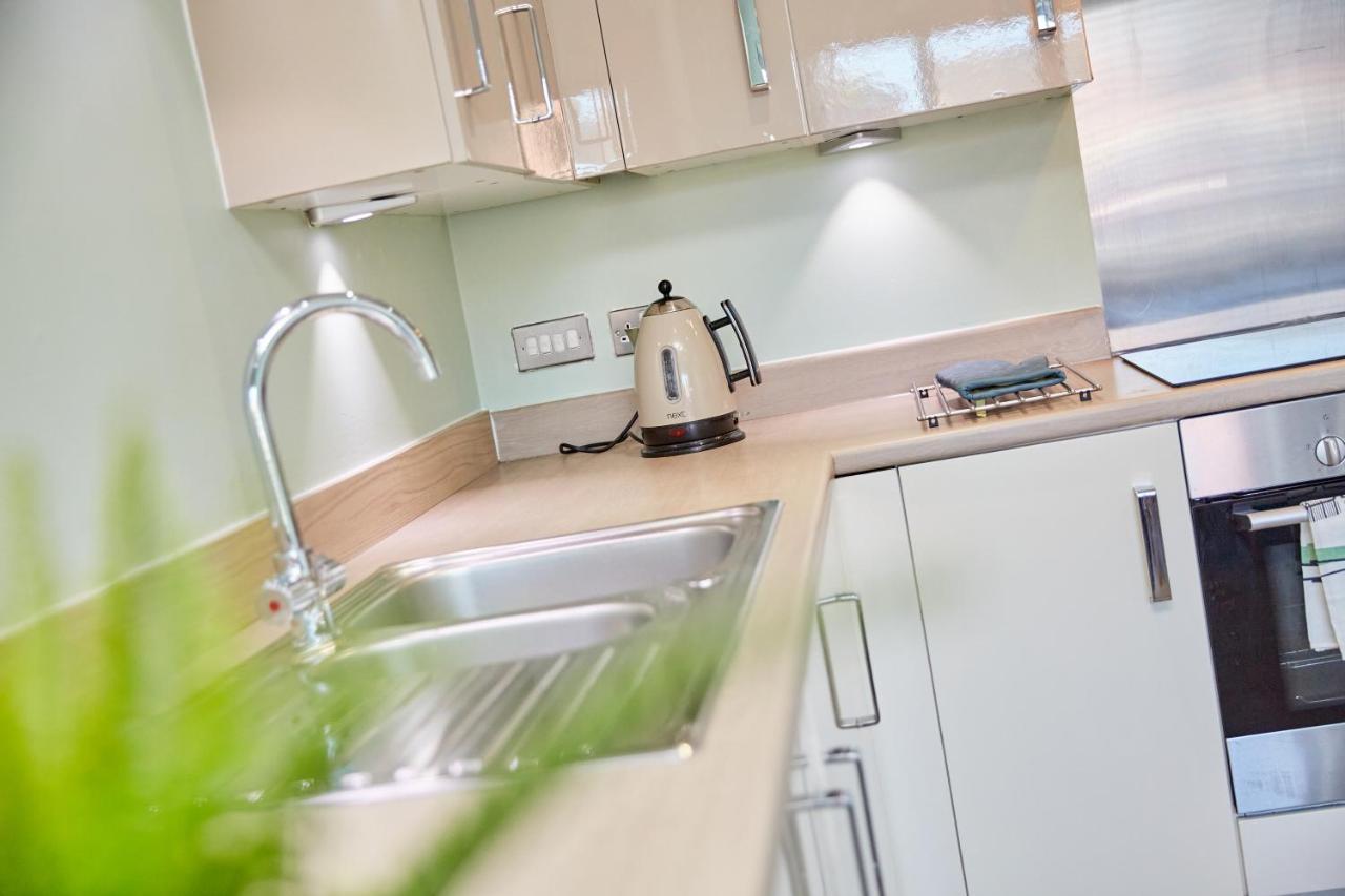 Cosy,Modern And Relaxing 3 Bedroom House With Parking แมนเชสเตอร์ ภายนอก รูปภาพ
